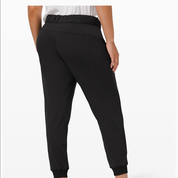 On the Fly joggers - lululemon luxtreme material - Picture 2 of 3